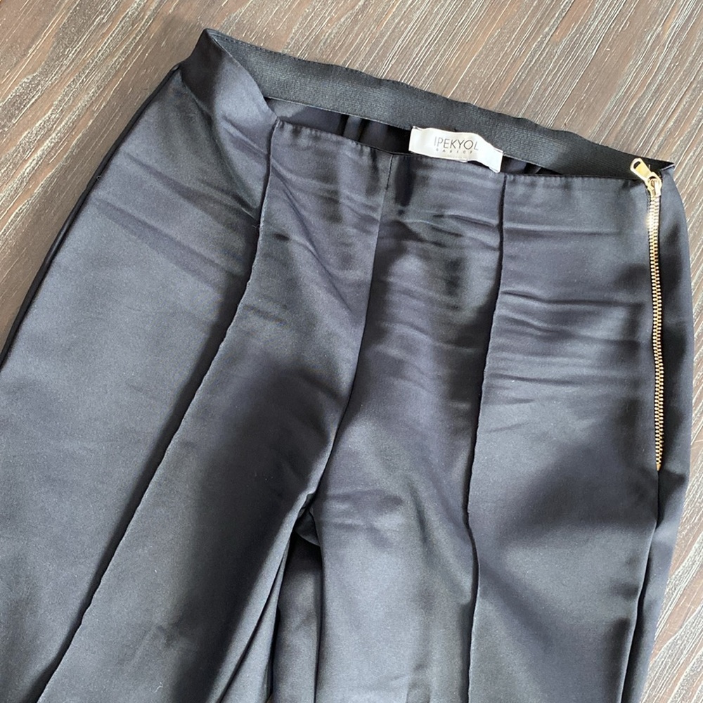 Ipekyol basics ladies dress pants in size 36 European or 2-4 US sizing.